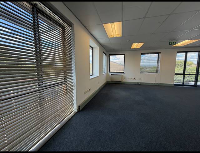 260M² OFFICE TO LET IN BEDFORDVIEW